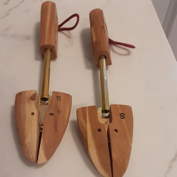 Stuart Weitzman Wooden Cedar Shoe Tree Forms - Picture 3 of 4